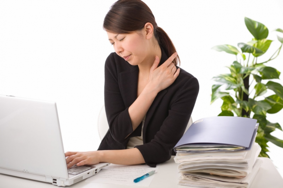 Cách điều trị đau vai gáy nên áp dụng tại nhà