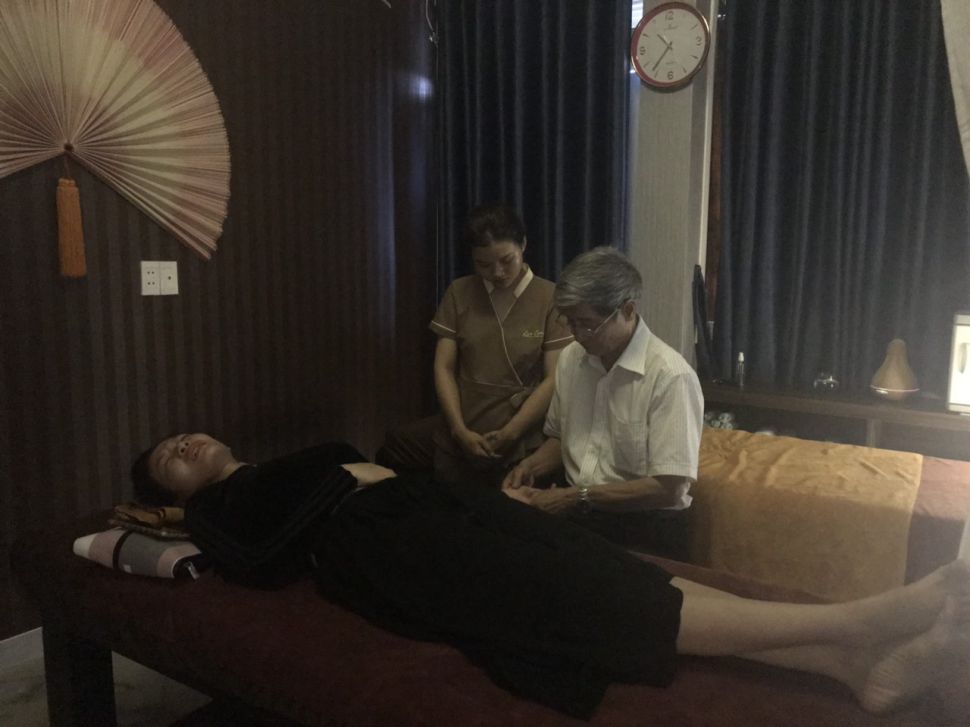 Điều trị đau vai gáy tại quận Phú Nhuận