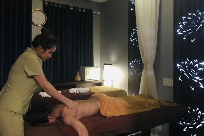 Massage bấm huyệt Gò Vấp