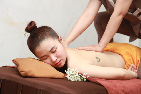 Học massage bấm huyệt từ cơ bản đến nâng cao tại TPHCM