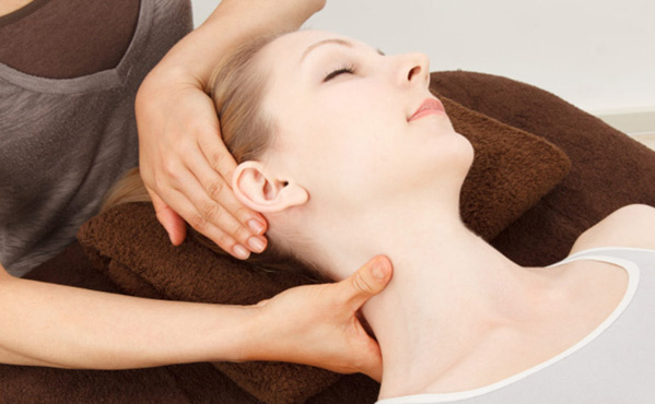 Hướng dẫn cách massage cổ vai gáy đơn giản hiệu quả nhanh chóng