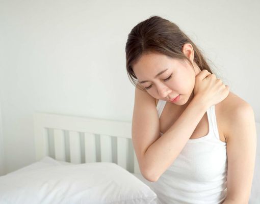 Cách chữa đau cổ khi ngủ sai tư thế an toàn hiệu quả nhanh chóng