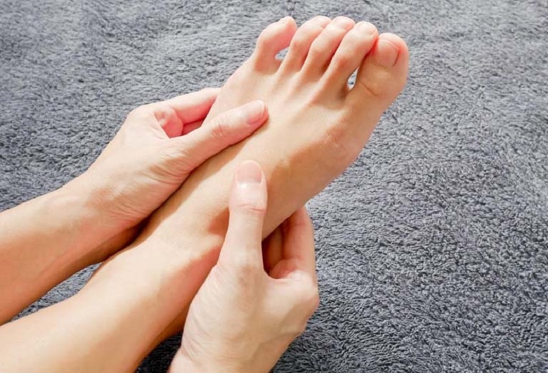 10 cách chữa tê bì chân tay tại nhà hiệu quả có thể bạn chưa biết