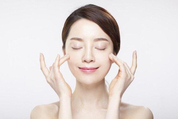 Rửa mặt bằng nước muối có thật sự tốt cho da mặt của bạn không?