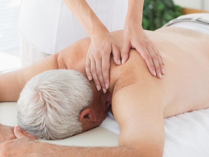 Dịch vụ massage tận nhà cho người lớn tuổi tại TP.HCM