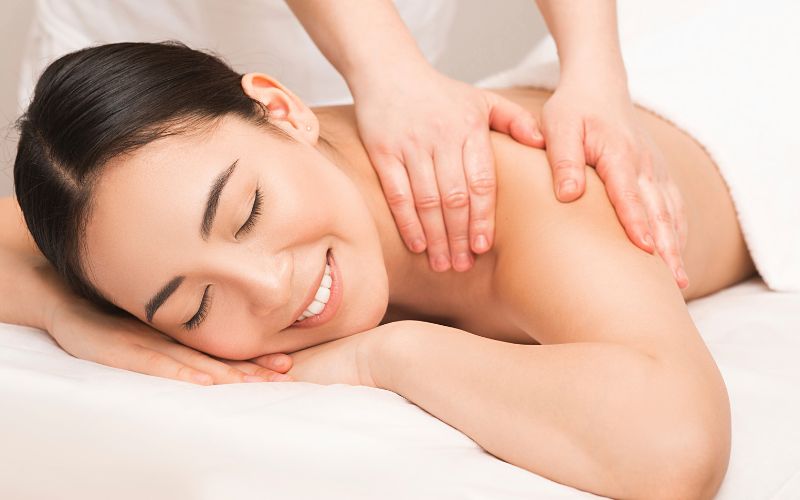 Cách massage lưng cho người thoát vị đĩa đệm