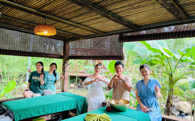 Cẩm nang Du Lịch từ A đến Z tại Nhà Lụa Retreat: Lưu trú, ăn chơi