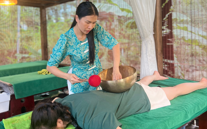 Cẩm nang Du Lịch từ A đến Z tại Nhà Lụa Retreat: Lưu trú, ăn chơi