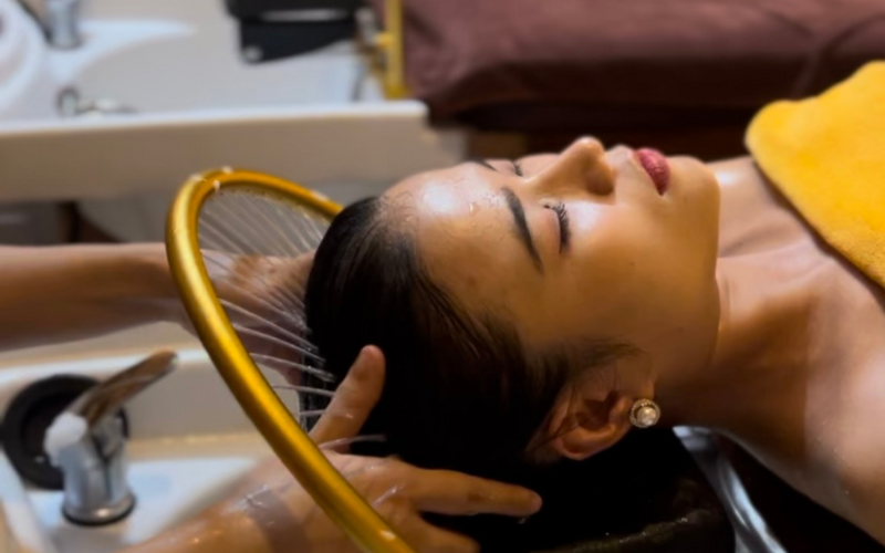 Vừa gội đầu vừa massage sột soạt cực siêu phê đã nghiền!